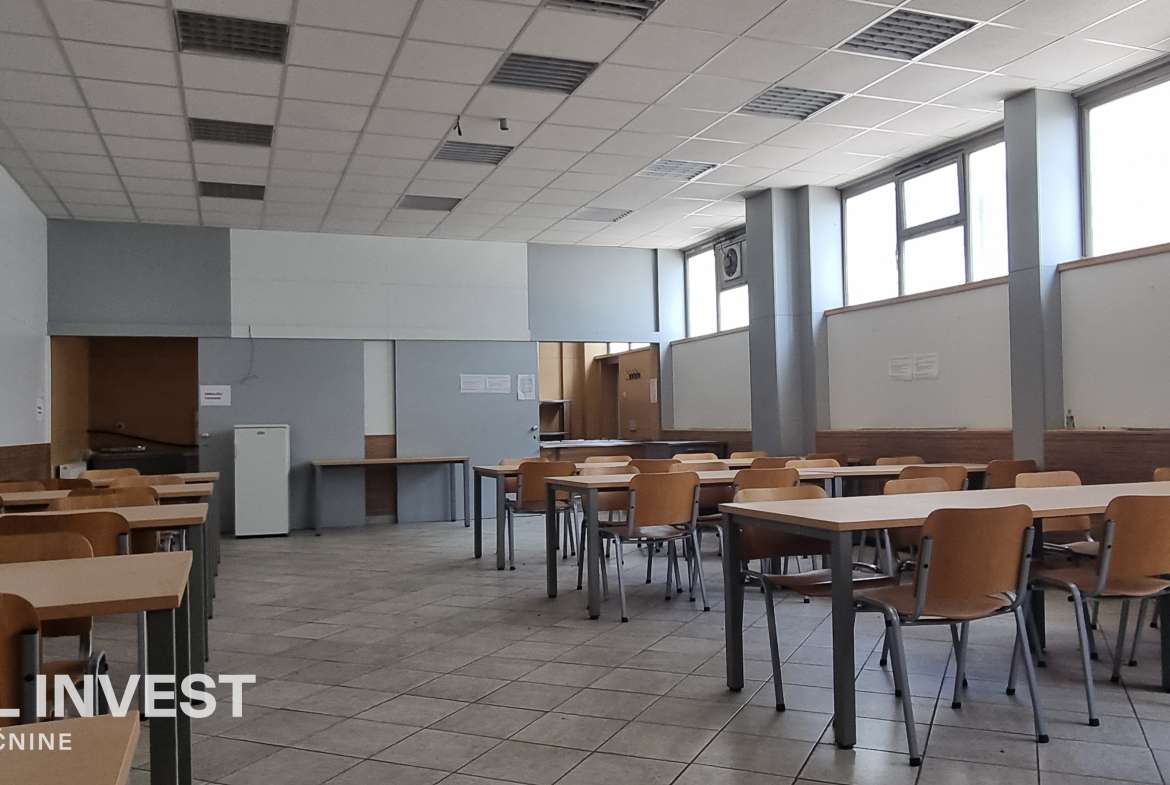 VEČJI POSLOVNI KOMPLEKS